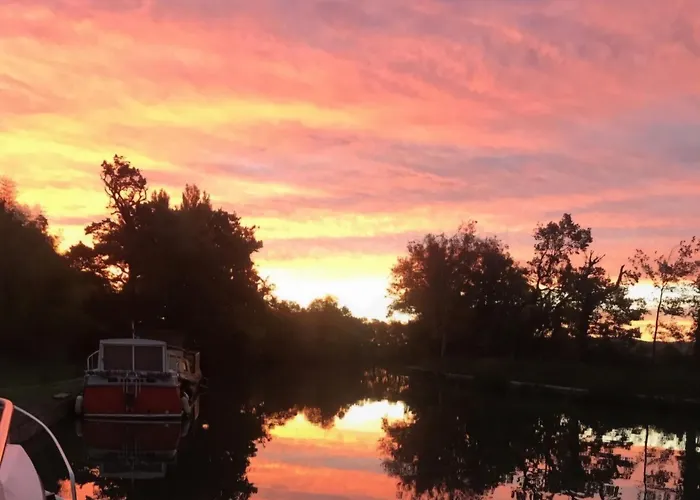 Botel Bateau Tinkerbell *